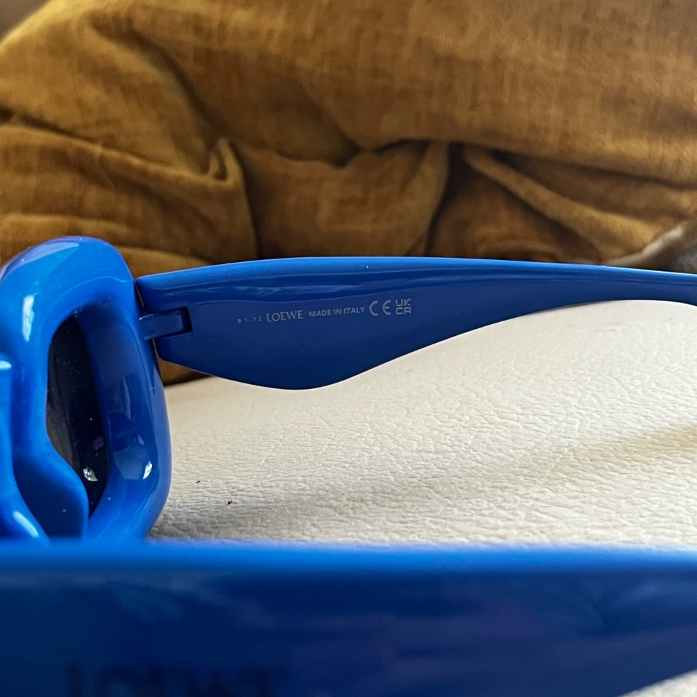 Loewe Inflated rectangular sunglasses. - Picture 7 of 12
